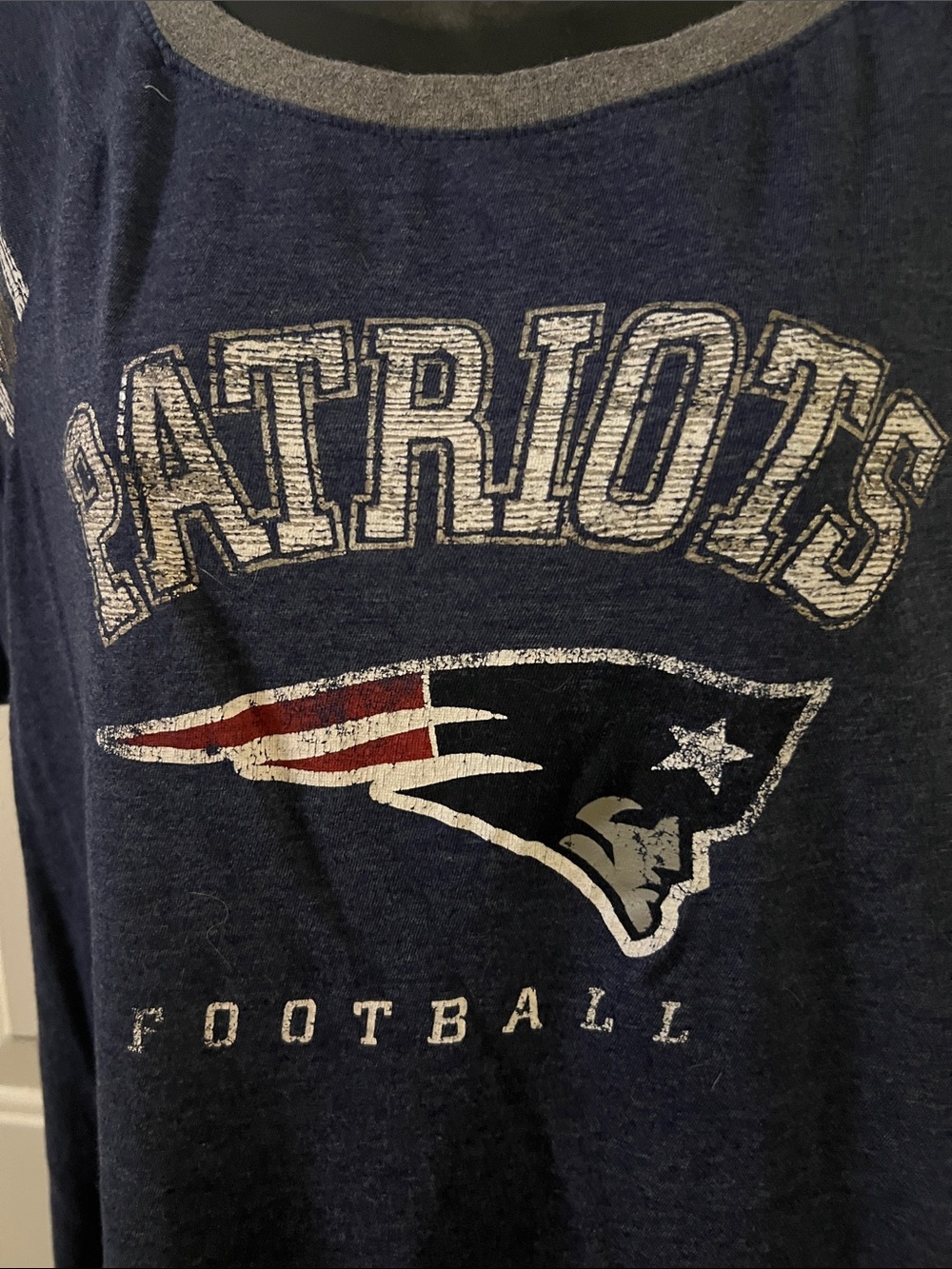 NFL 🏈 NEW ENGLAND PATRIOTS BLUE SHORT SLEEVE CREW NECK FOOTBALL TSHIRT Women XXL - Picture 2 of 5